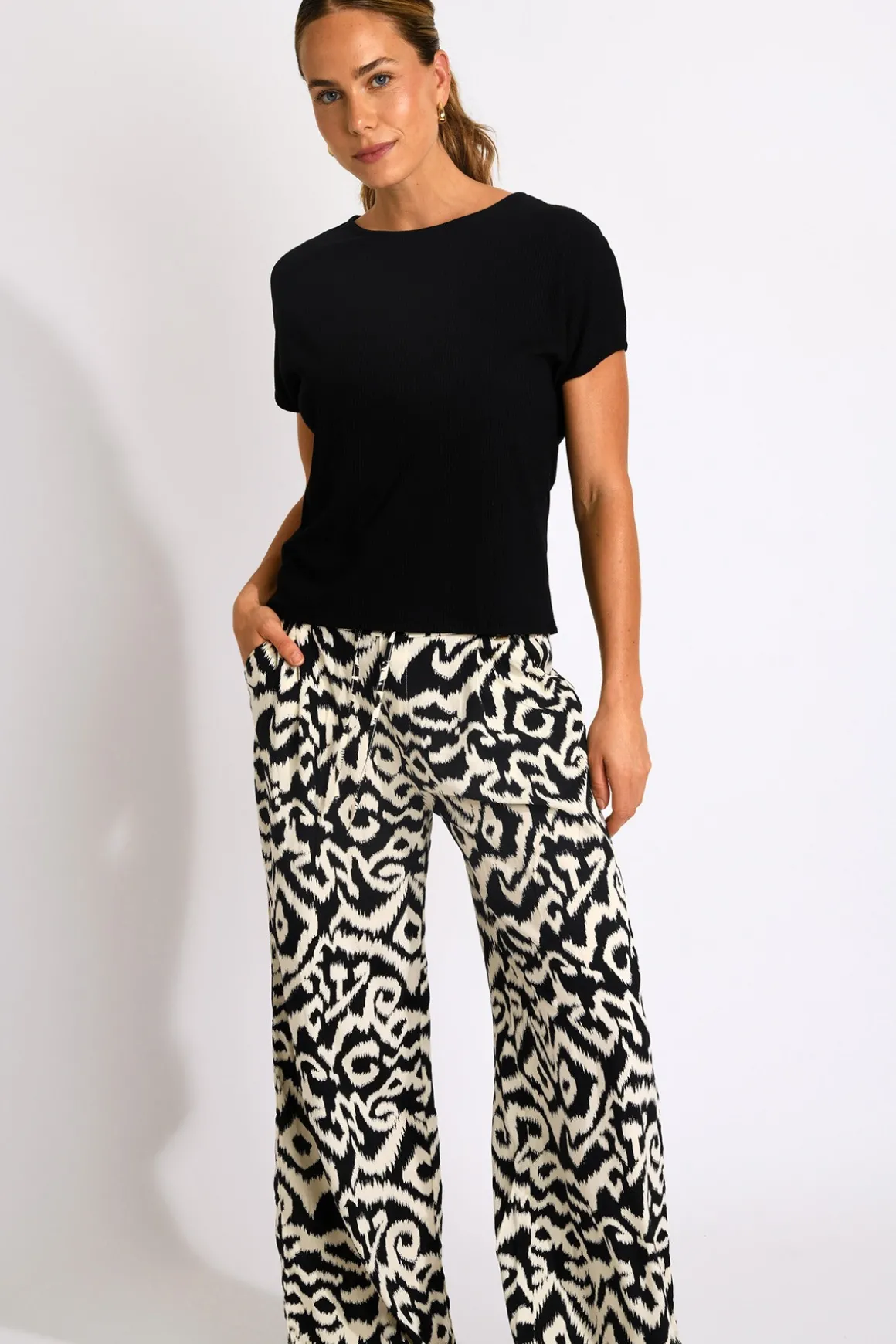 TSHIRT Noir YALDA VARGAS